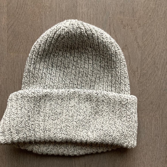 Roots Salt and Pepper Toque - Picture 1 of 3